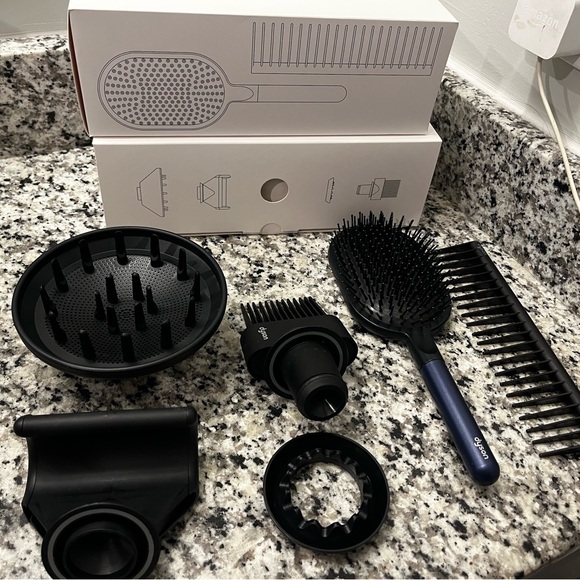 Dyson Supersonic Hair Dryer Complete Set w/ Presentation Case – BRAND NEW LE - Picture 2 of 4